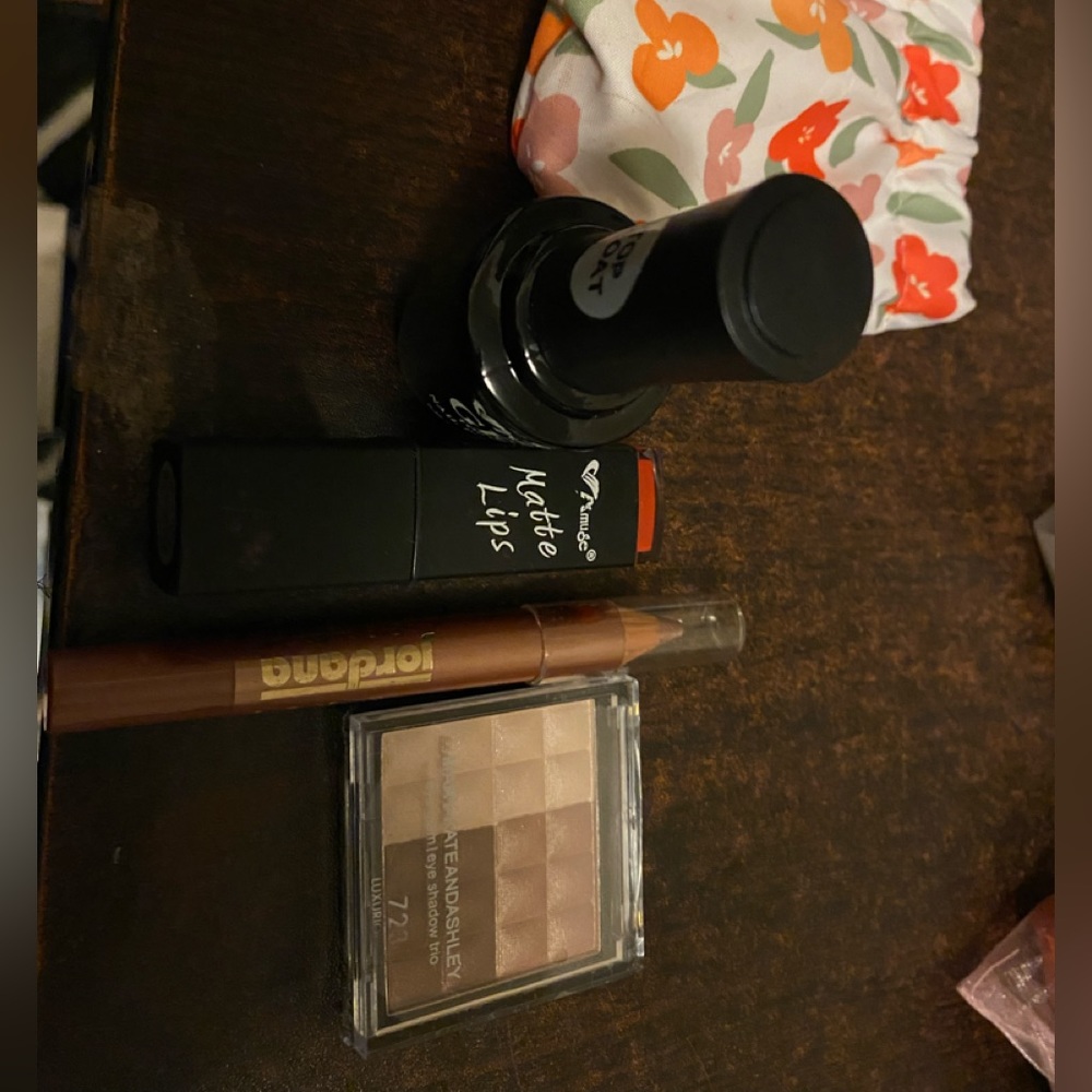 Make up bundle